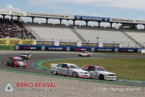 The starting field of the "Golden Era of Touring Cars" class contained 40 perfectly restored Touring Cars!